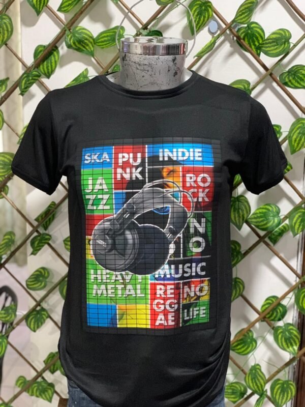 playera negra, rock de audífonos punk