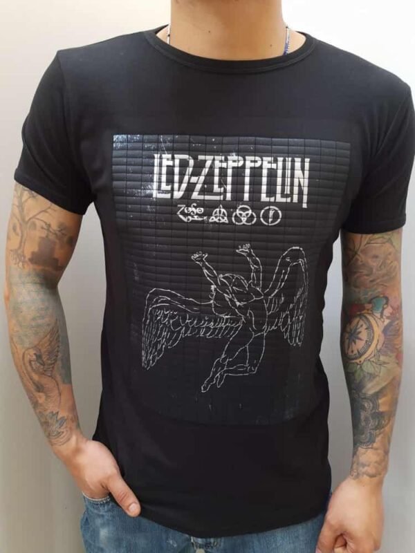 playera negra, rock de beatles dorada 003 (copia)