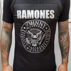 playera negra, rock de ramones números rojos