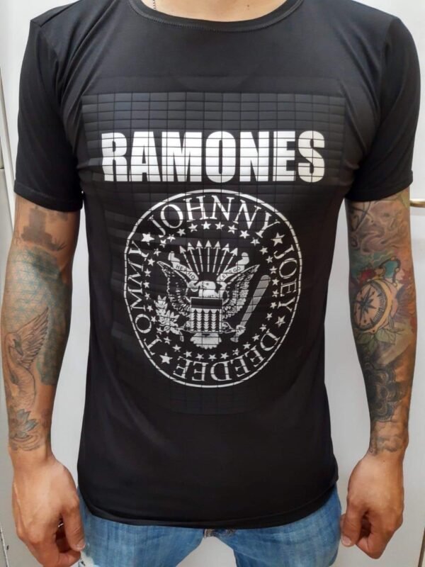 playera negra, rock de ramones números rojos